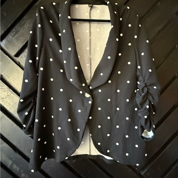 Polka Dot Black Blazer with Ruched Sleeves - Picture 3 of 4